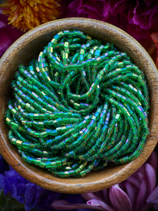 Size 11/0 2-Cut Czech Glass- #418 Dark Kelly Green Rainbow