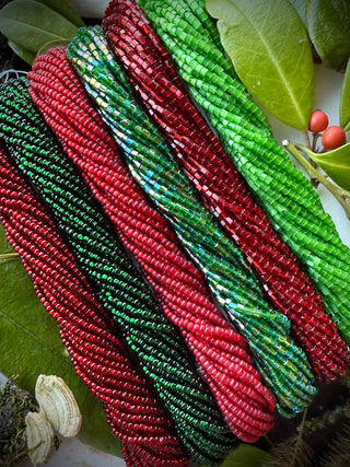 Size 11/0 Combo- Merry & Bright