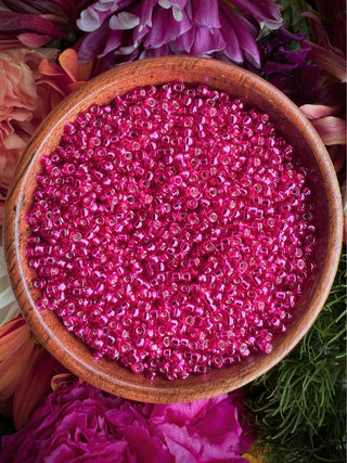 Size 11/0 Miyuki Round- 91436 Silverlined Raspberry Transparent